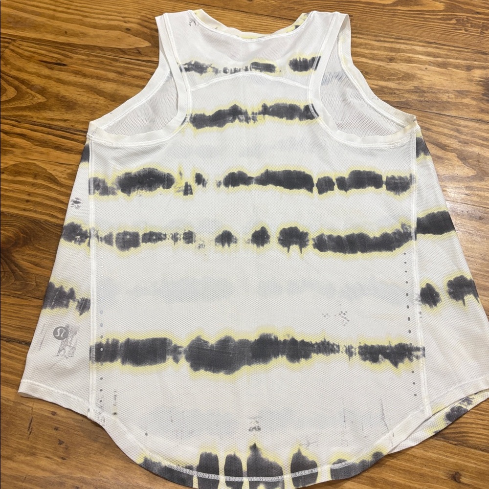 Lululemon Align Waist-Length Racerback Tank Size 2 Tie-Dye Pattern - Picture 3 of 3
